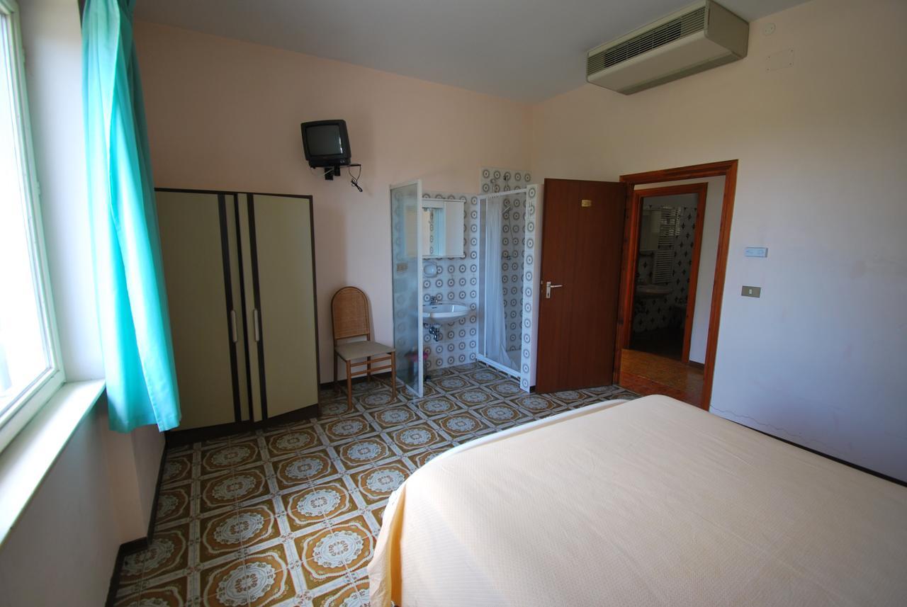 Hotel & Ristorante L'Angoletto In Selci Selci  Ngoại thất bức ảnh